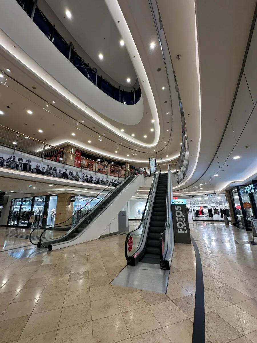 lighting in a shopping mall